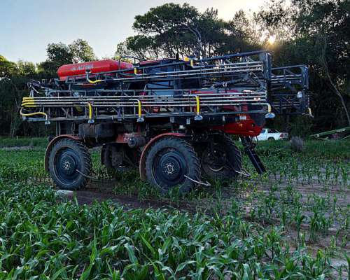 Fertilizadora/sembradora Altina Ombu F-5000