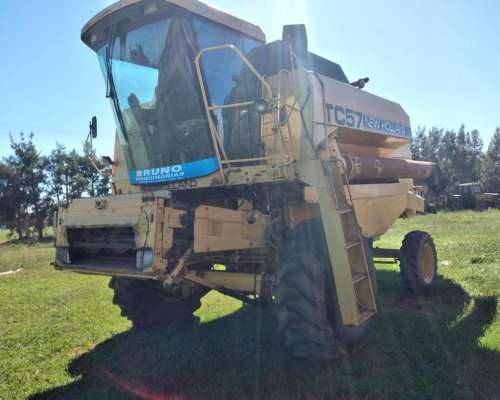 Cosechadora New Holland TC 57