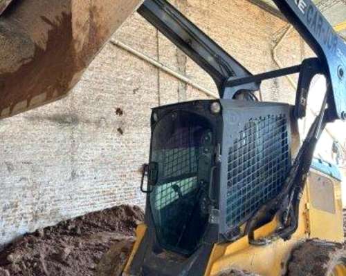 Minicargador John Deere 318d - 2010