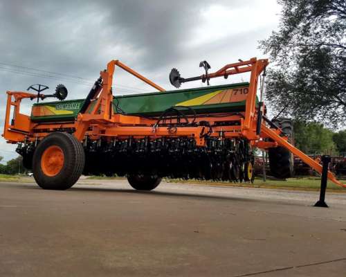 Sembradora Dumaire Modelo 710 ( 29 a 19 )