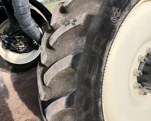 Pulverizador New Holland Defensor 3000