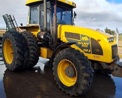 Tractor Pauny 250 - Motor Cummins - 8700 Hs - Duales 18.4x34