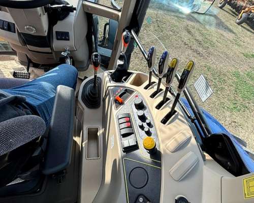 Tractor Lovol Modelo 2604 , 260 HP , 4x4, Nuevo.