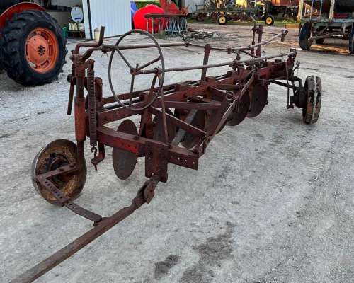 Arado de Discos con Ruedas de Fierro
