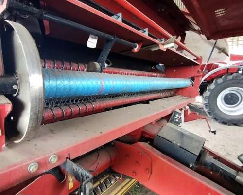 Rotoenfardadora New Holland RB 560