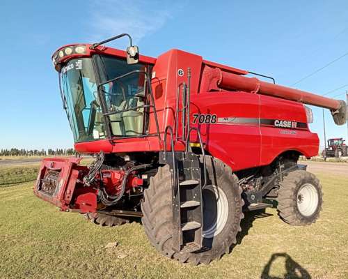 Case IH Axial Flow 7088 - año 2010