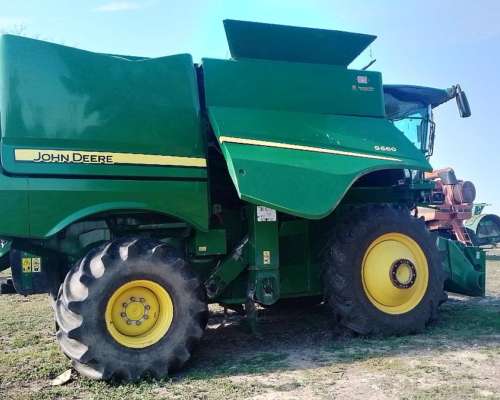 Cosechadora John D. S660