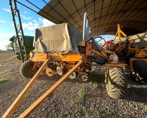 Sembradora Agrometal TX Mega II 18 52,5 ANO 2005 Mecanica