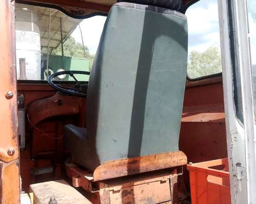 Tractor Fiat 780 con Cabina