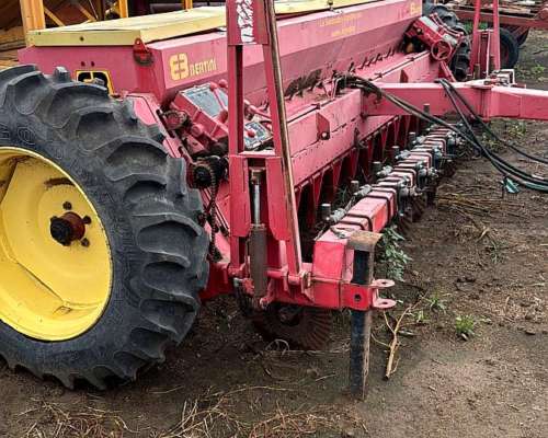 Sembradora Bertini 10000 con Fertilizador y Directa 25 Linea