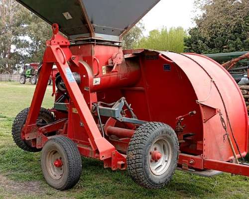 Embutidoras Granos Mainero + Tractor Fiat Combo