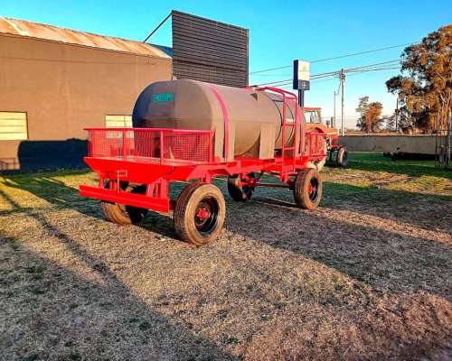 Acoplado Tanque 3.500 Lts – Agua/gasoil – Tanque Plástico