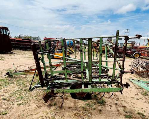 Vibro Cultivador de 6 Metros de Ancho de Labor.