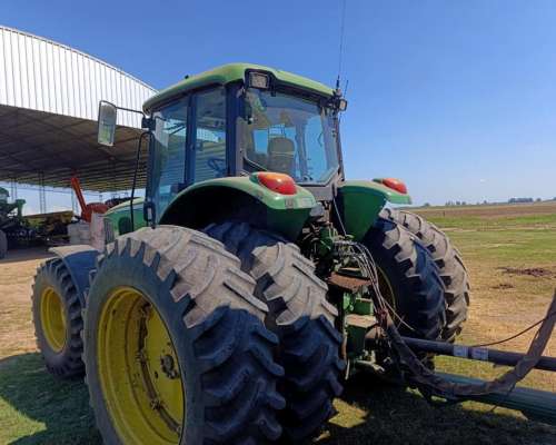 John Deere 7515 DD. año 2005. M 15000hs. 140hp. Piloto.
