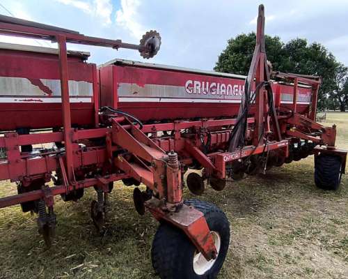 Crucianelli Gringaiv Modelo 2005 de 16 a 52 Doble Fertilizac