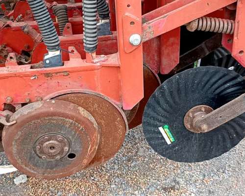 Sembradora Bertini 32000 de Granos Finos