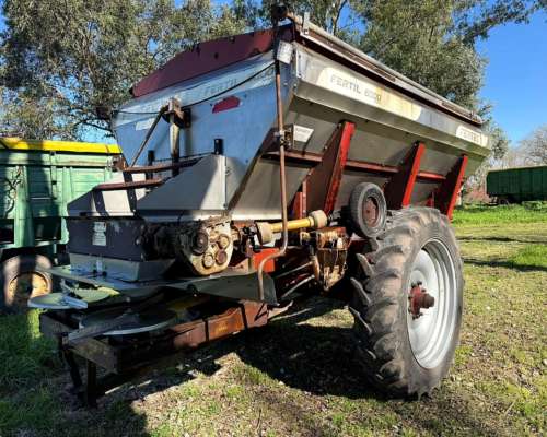 Fertilizadora de Arrastre Fertec - 6000l - Acero Inoxidable