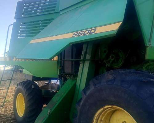 Cosechadora John Deere 9600 - Doble Traccion - 30 Pies