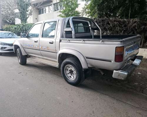 Toyota Hilux SR5 4X4 2000 Motor 2.8 Milenium