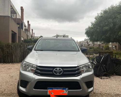 Toyota Hilux 4X4 SR 2018 Manual