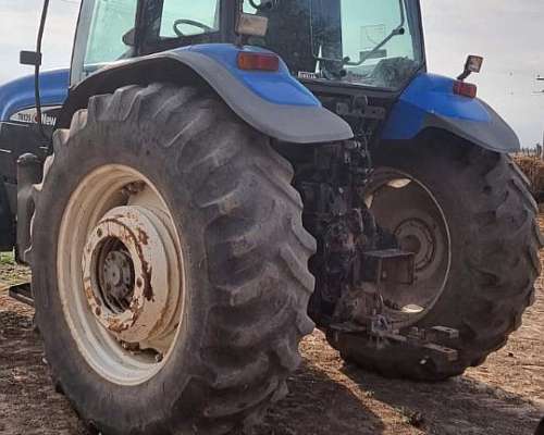 Tractor New Holland TM135 con Caja Powershift