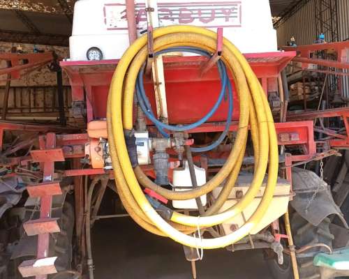 Pulverizador Barbuy, año 1998, Línea 913, Botalon 25 Metros,