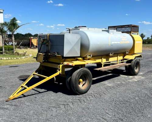 Acoplado Tanque Combinado de 3.400lts para Agua