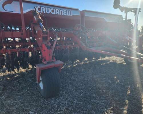 Sembradora Crucianelli Pionera de 31 a 20 cm