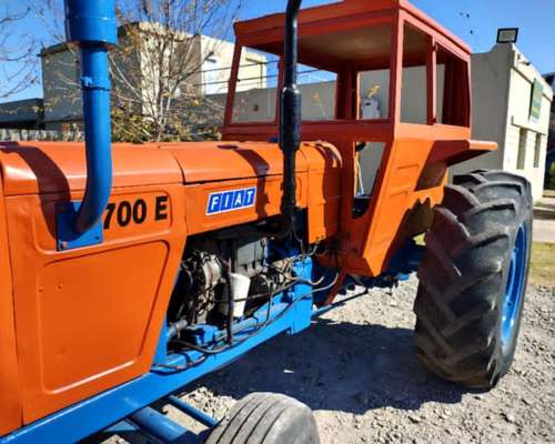 Tractor Fiat 700 e con Direccion Hidraulica.
