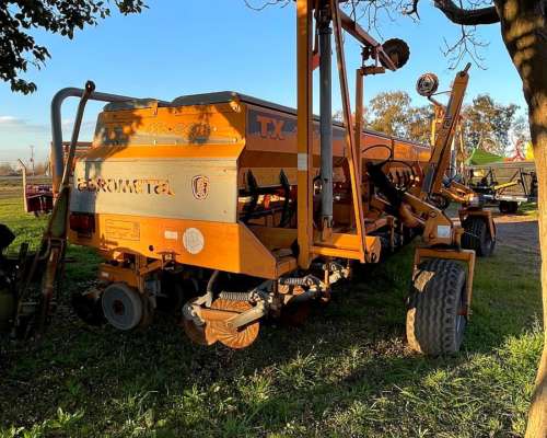 Tx Mega 16/52 Mecánica Fertilizante Simple, Monitor