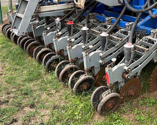 Sembradora Juri 11.4 de 57 a 20. año 2008. Monitor Agrotax