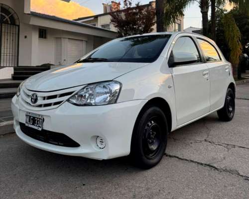 Toyota Etios 1.5 5ptas XS 2013 Nafta $13.999.000