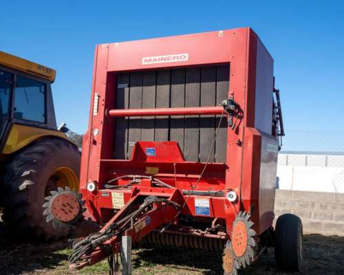 Rotoenfardadora Mainero 5880 año 2006