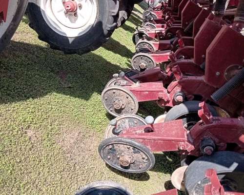 Sembradora Crucianelli, 18/52 Fert Simple,