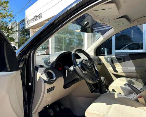 Koleos 2.5 M/T Expression 4X2 año 2009 Impecable Orio Hnos