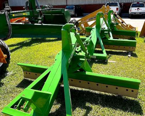 Pala Niveladora Marca Cinalli