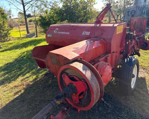 Enfardadadora Mainero Modelo 5700