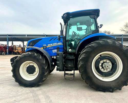 New Holland T7 215