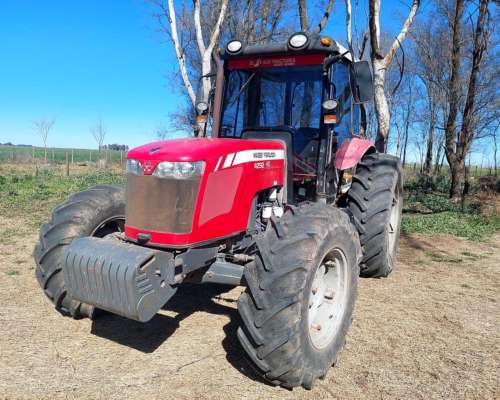 Massey Ferguson 4992 .