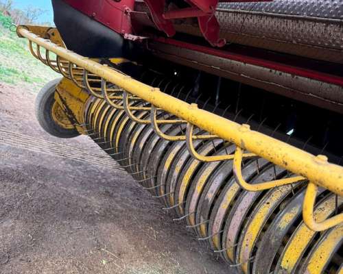 Enrolladora New Holland BR780