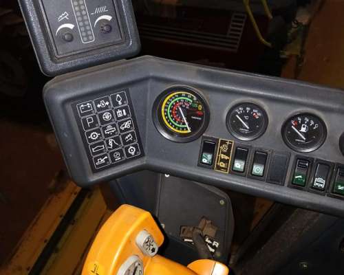 Cosechadora New Holland TC 59, año 2006