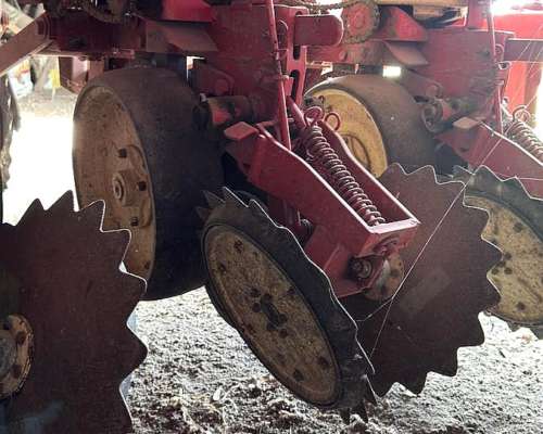 Sembradora Giorgi Precisa 8000 de 24 Lineas a 52 cm