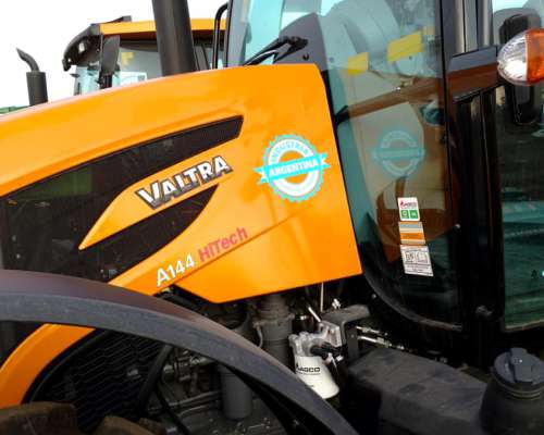Tractor Valtra A- 144 Hitech