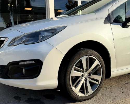 Peugeot 308 Allure Pack NAF THP Tiptronic 2018 con 43.000km
