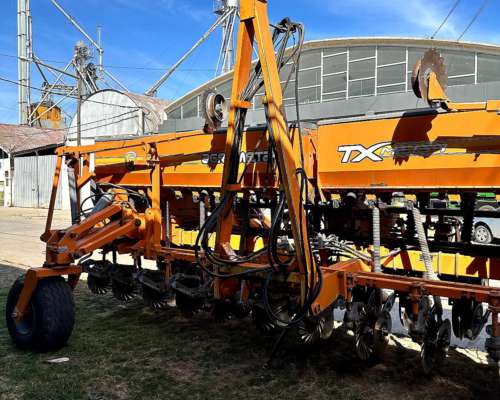 Sembradora Agrometal TX Mega de 13 a 52 Dosificación Variabl