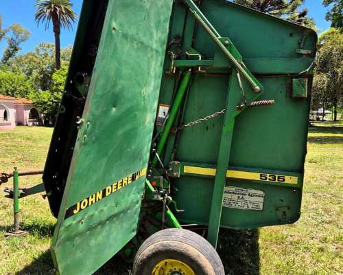 Rotoenfardadora John Deere 535
