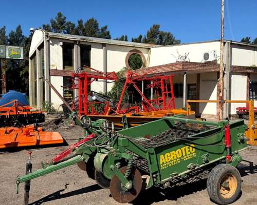 Arrancadora de Papas Agrotec LSP de 2 Surco con muy Poco USO
