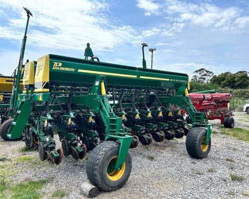 Sembradora Pierobon MIX 3b 10 Surcos Neumatica. Buen Estado