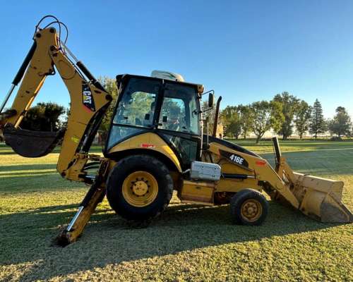 Pala Retroexcavadora Caterpillar 416e muy Buen Estado