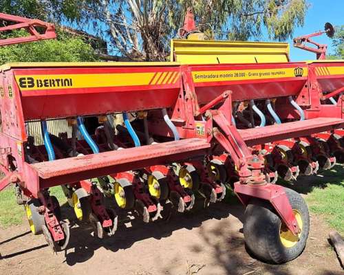Sembradora Bertini 28000 - 13 a 52 Neumtica - Fert en Linea